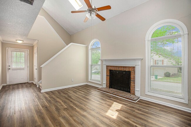 Foto del edificio - 3 bdrm  2.5 bath in Stone Mountain