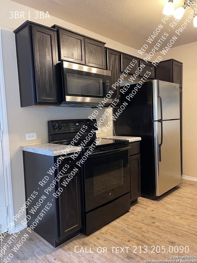 Foto del edificio - 6207 Golden Valley Dr