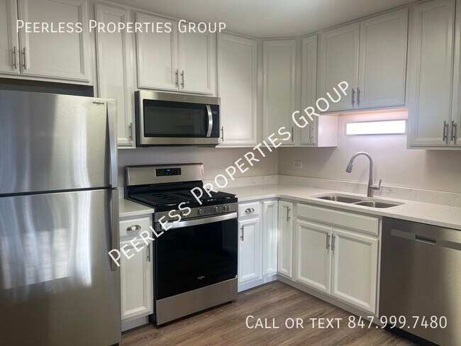 Building Photo - Spacious Newly Renovated 1 Bed/1Ba Apartment