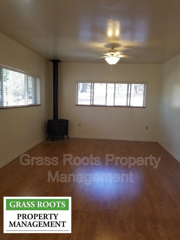 Foto del edificio - 13281 Bitney Springs Rd