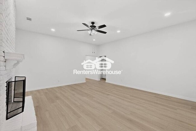 Building Photo - Leasing Special Half Month Off Fully Renovated Gem in Richardson