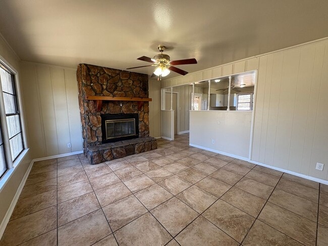 Foto del edificio - Amazing 4 bedroom/ 2bath house on beautiful lot!