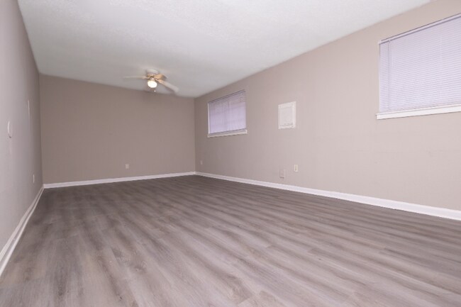 Foto del edificio - 3850 Jackson Ave