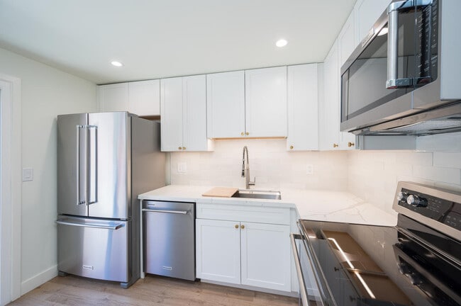Newly Remodeled Kitchen - 680 Morro St