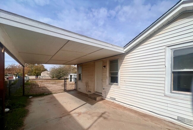 Building Photo - 2 br, 1 bath House - 506 S Sunset Ave