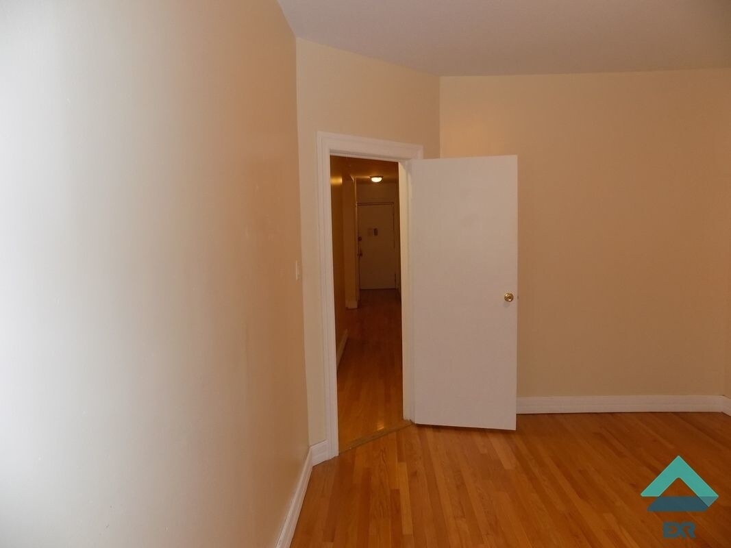Foto del edificio - 2330 Newtown Ave