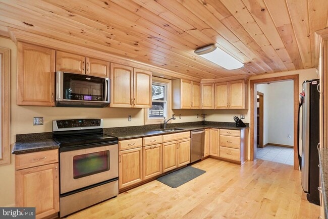 Building Photo - 39362 Rickard Rd