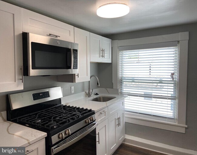 Building Photo - 3414 Garrison Blvd