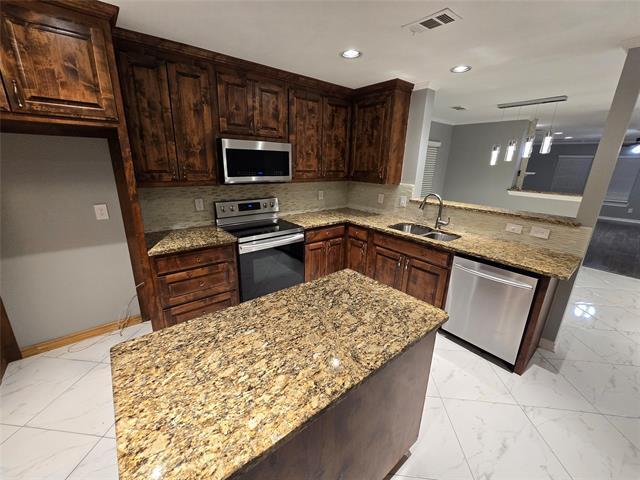 Foto del edificio - 700 White Fields Way