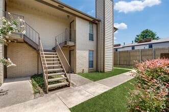 Building Photo - 10650 Steppington Dr