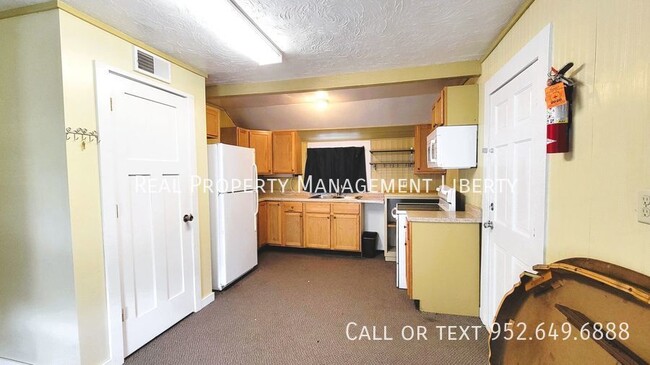 Building Photo - Cozy 1-Bedroom Apartment in Chaska: Comfor...