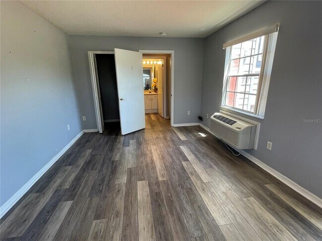Building Photo - 272 Coco Plum Dr