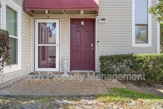Building Photo - 7171 N 9th Ave