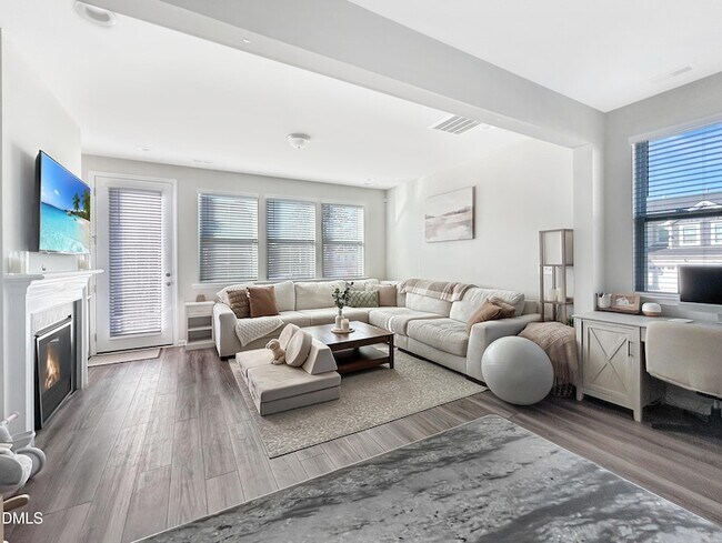 Foto del edificio - 779 Creekway Dr