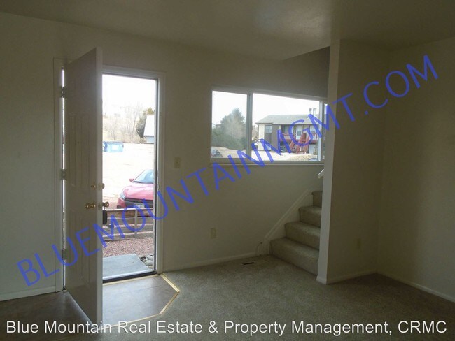 Building Photo - 1040 Chiricahua Loop