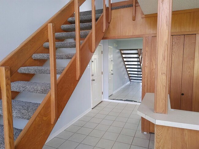Building Photo - 24468 Country Club Dr
