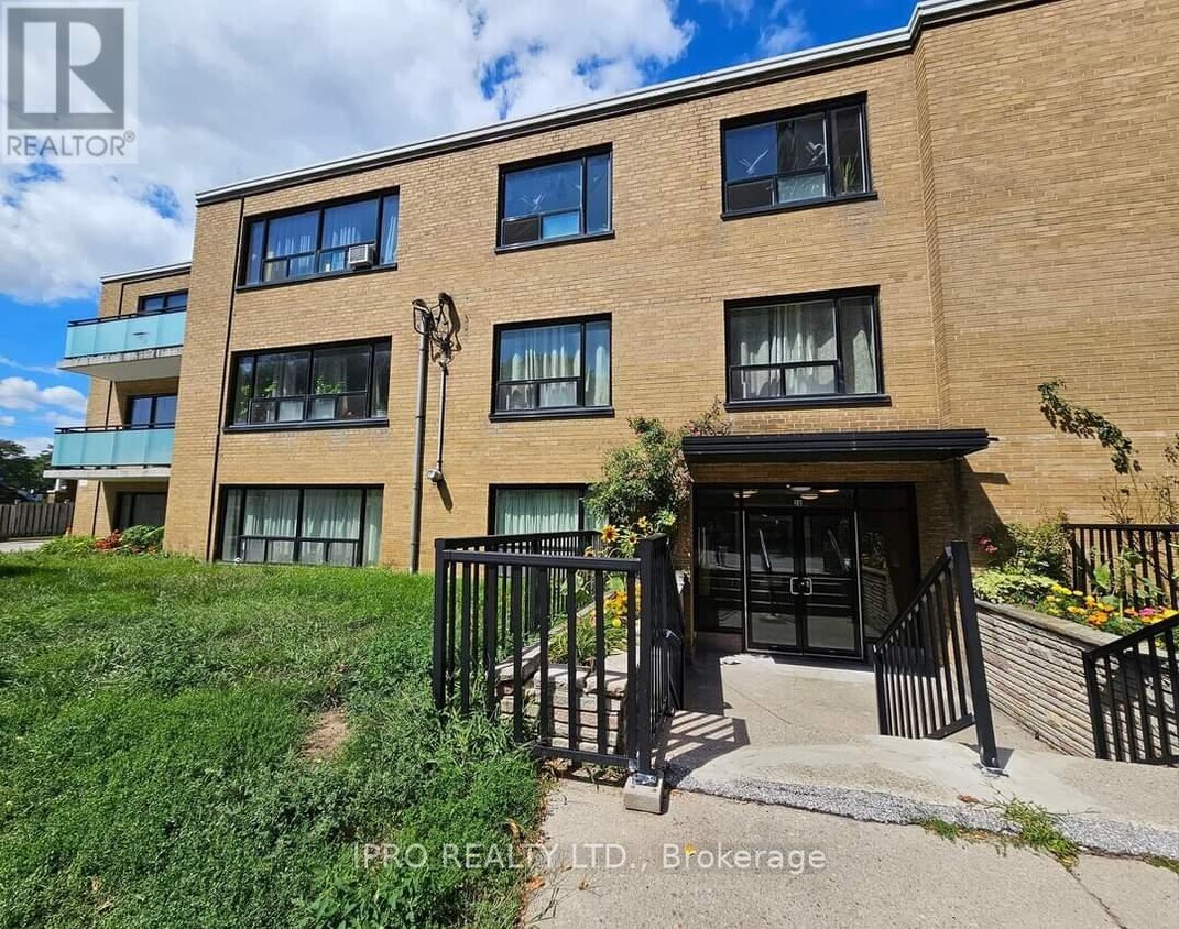 20220 Cosburn Ave., Toronto, ON M4K 2E7 Apartment for Rent in