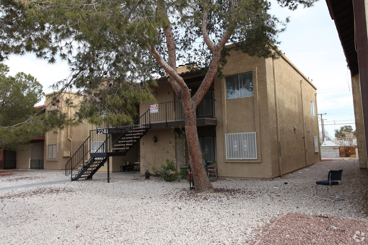 Building Photo - Charleston Heights