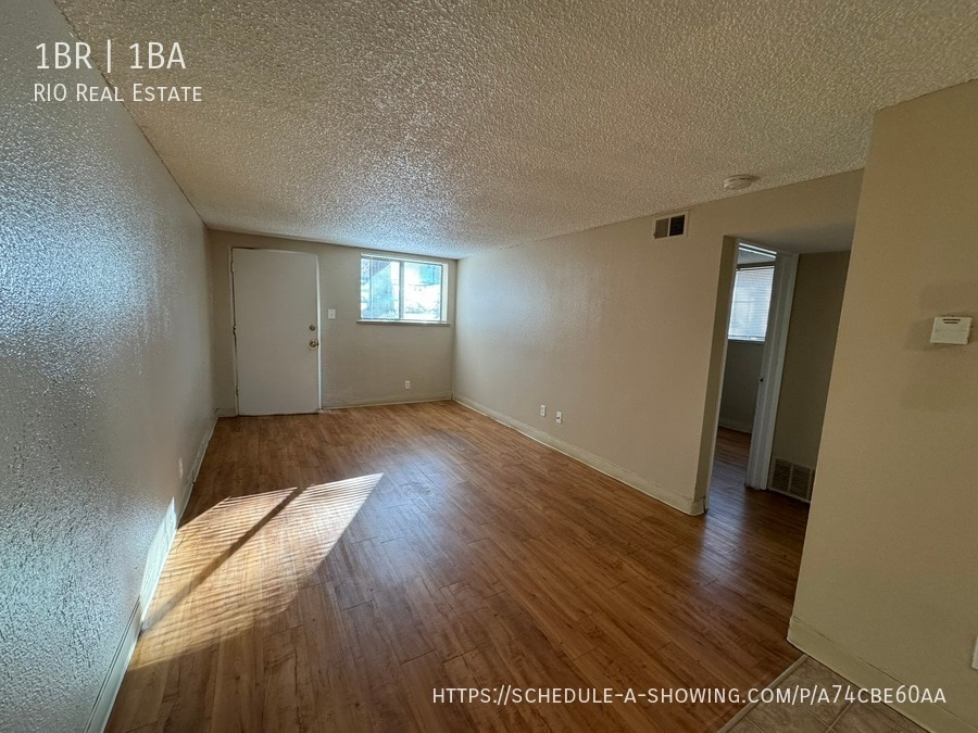 Primary Photo - 2110 N Williams St