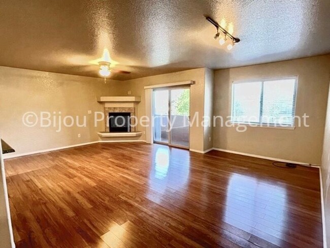 Building Photo - 6735 Delmonico Dr