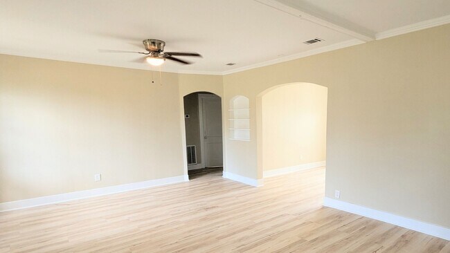 Foto del edificio - MOVE IN SPECIAL: Waived $350 Cleaning Fee!...