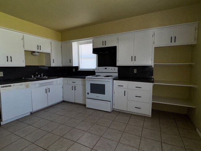 Foto del edificio - 909 NW Bell Ave