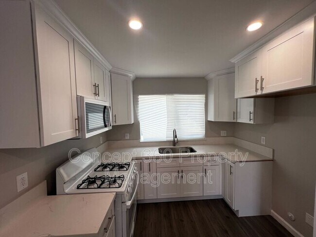 Foto del edificio - 2520 E Anaheim St
