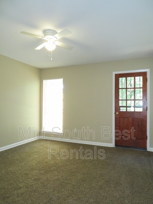 Foto del edificio - 5656 Myers Rd