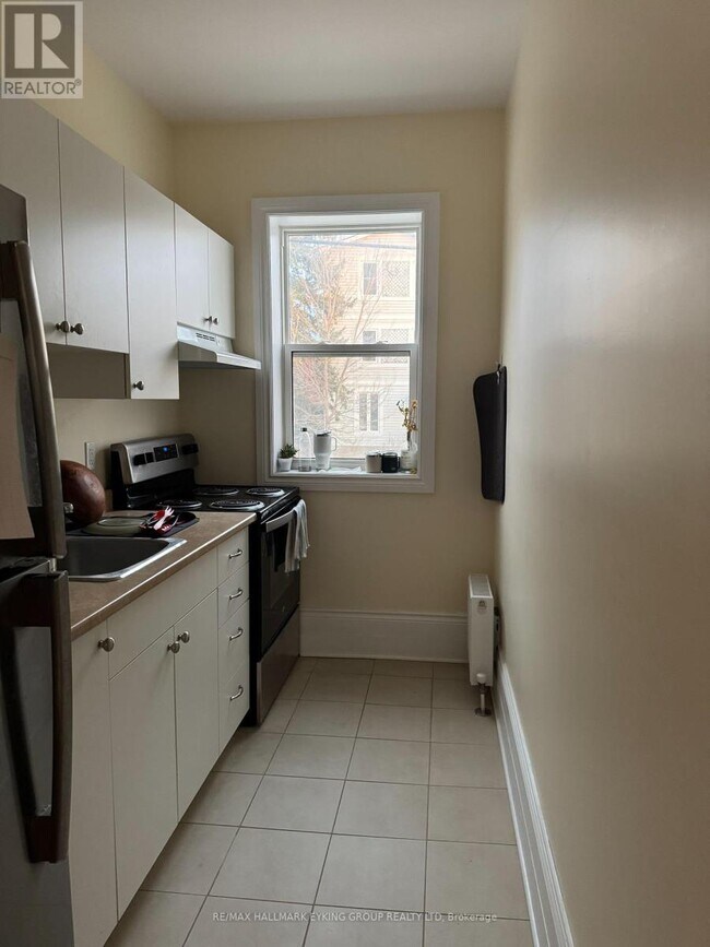 Building Photo - 135 Concord St S