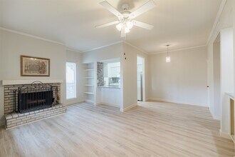 Building Photo - 726 Bering Dr
