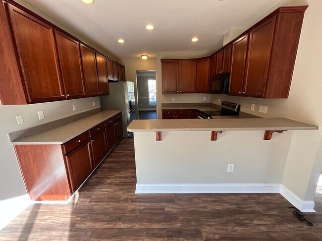 Building Photo - Excellent 4BD, 2.5BA Durham Home with Spac...