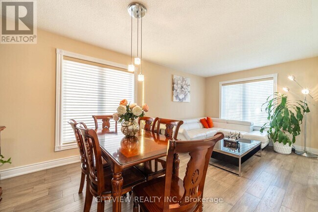 Photo du bâtiment - 2330 Grand Oak Trail