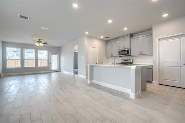 Building Photo - 724 Portina Dr