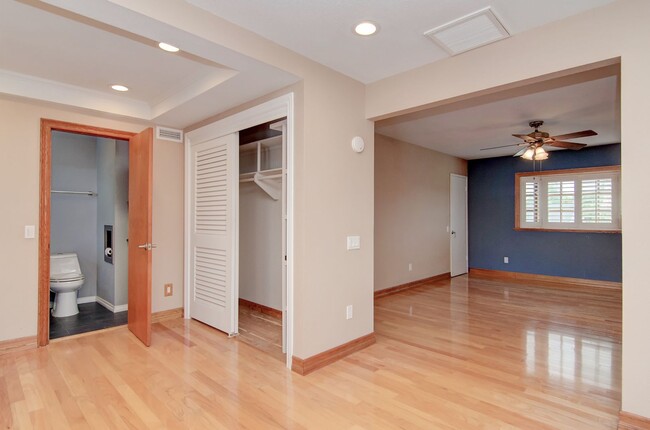 Building Photo - Superb Studio Near the Beach and Goldenwes...