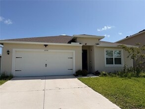 Building Photo - 2250 Hidden Palm Dr