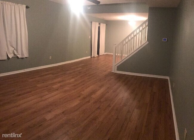 Building Photo - 3 br, 2.5 bath House - 2381 Grand Fir Dr