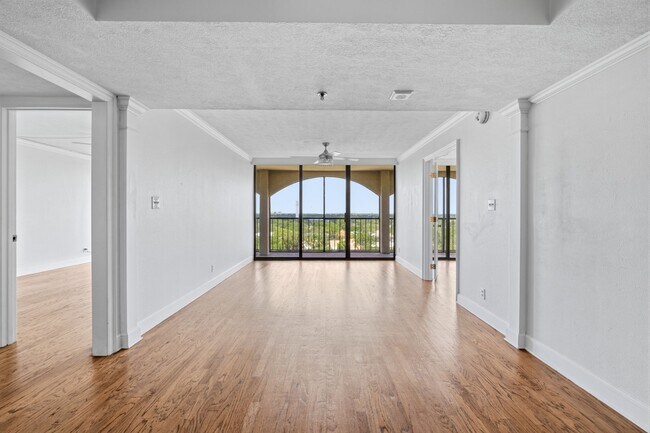 Foto del edificio - 3211 W Swann Ave