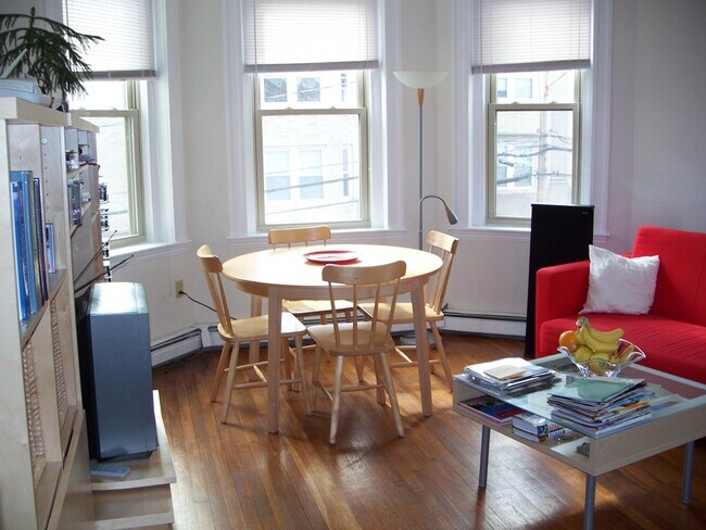 Building Photo - 15 Colborne Rd