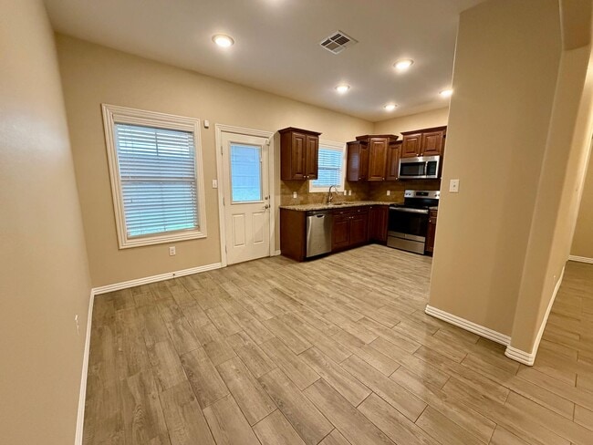 Building Photo - 6608 Leightyn Ln