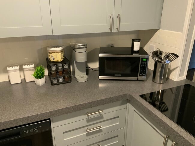 Microwave - 5332 Balcones Dr