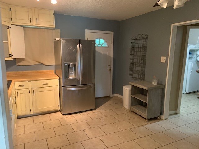 Building Photo - 303 Hickory St