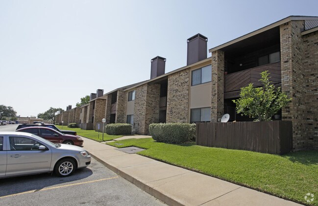 Park Place At Arlington Student Housing Apartments Arlington Tx Apartments Com