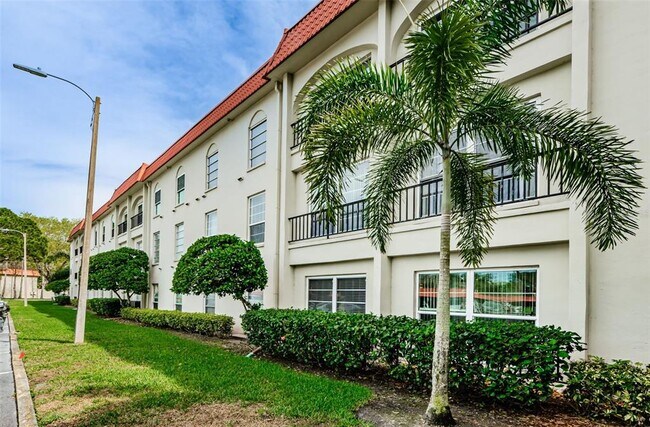 Foto del edificio - 2700 Bayshore Blvd