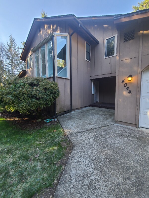 Building Photo - 4044 Rainwood Dr NW