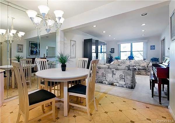 Foto principal - 80-35 Springfield Blvd