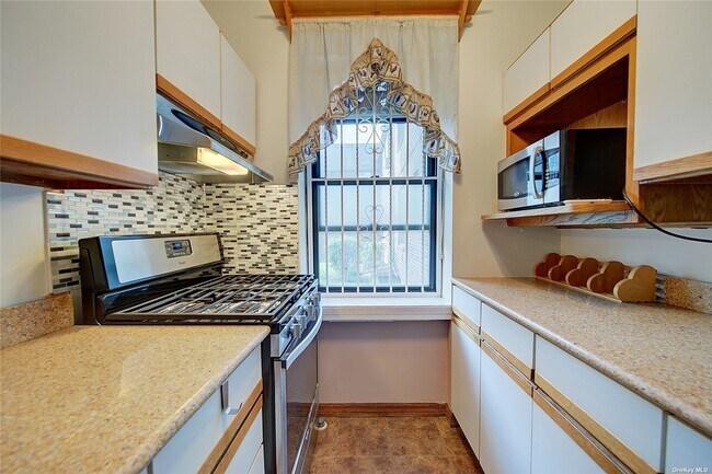 Foto del edificio - 19-62 80th St-