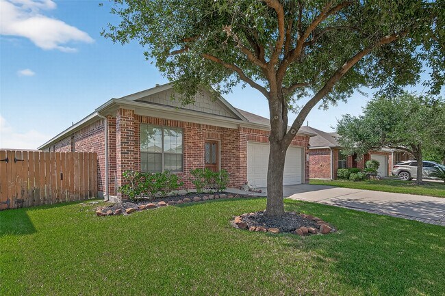 Building Photo - 1403 S Maple Dr