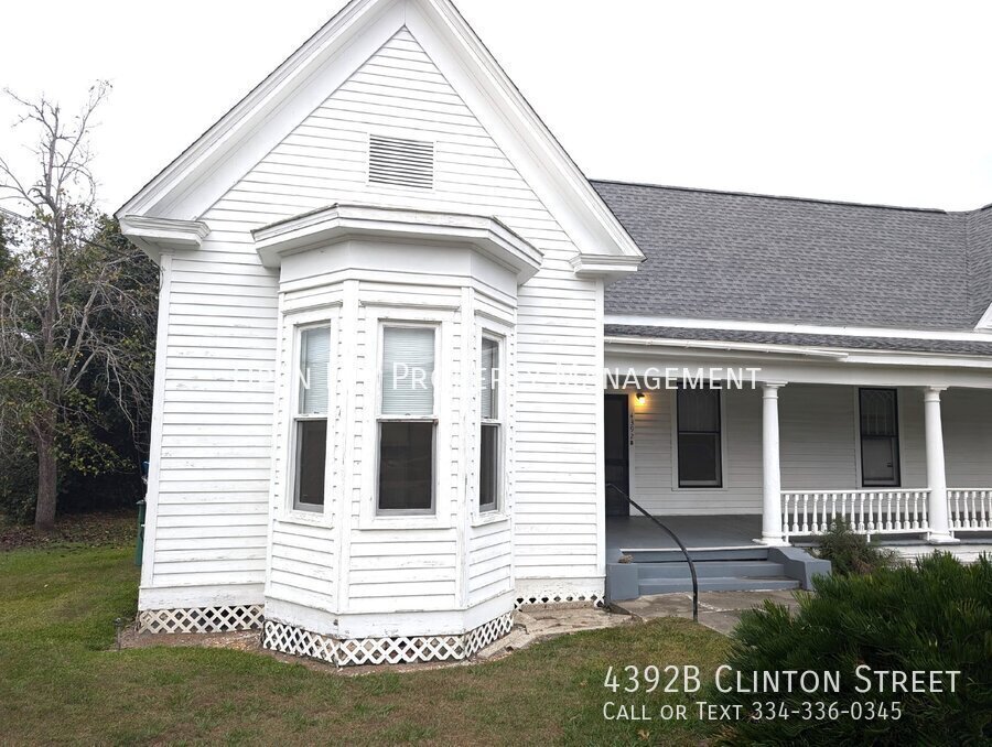 Primary Photo - Charming 2/1.5 Duplex Downtown Marianna!