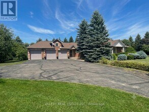 Building Photo - 17 Southwinds Dr