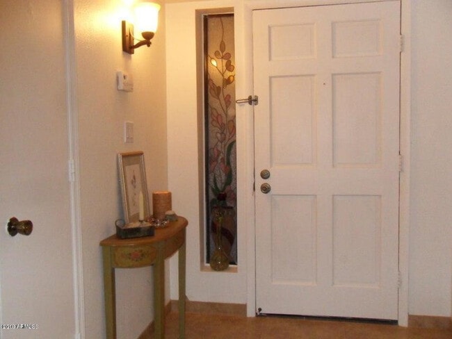 Foto del edificio - 9275 E Mission Ln